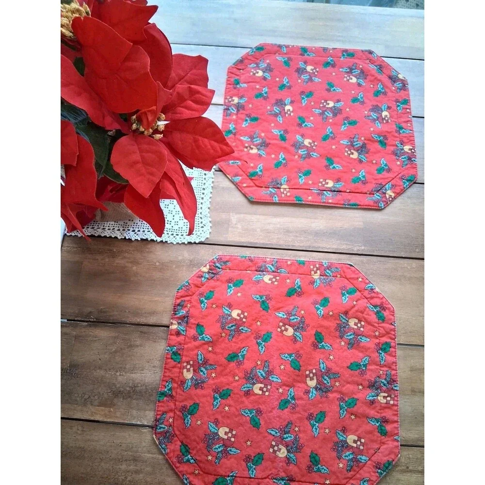 Vintage Quilted Christmas Placemats Set of 4 Red Holly Berry Reversible Octagon